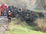 Wypadek na krajówce. Autobus pełen pasażerów zderzył się z ciężarówką