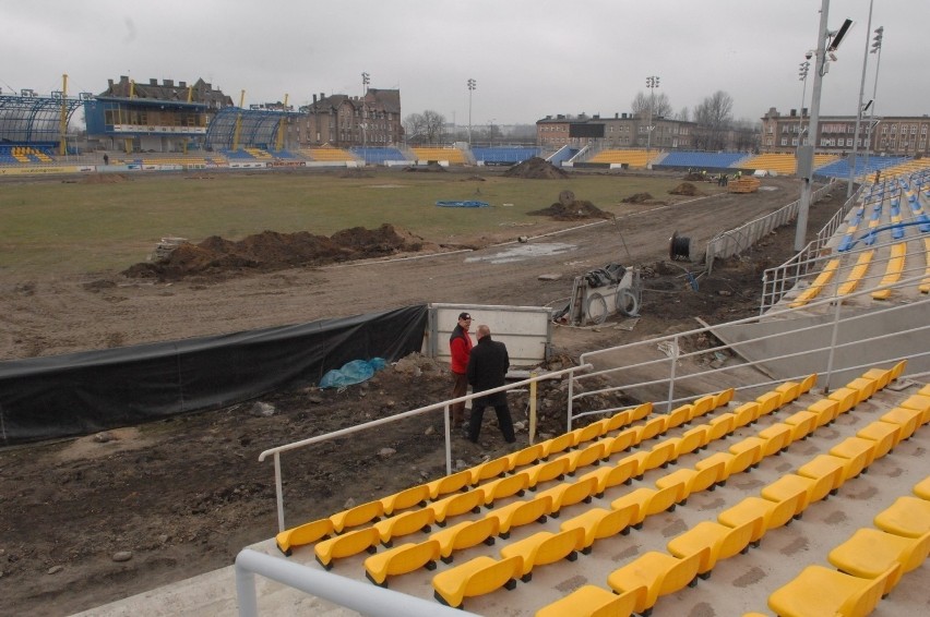 Wielki remont stadionu Stali. Zdjęcia wykonano w 2008 r. Kto...