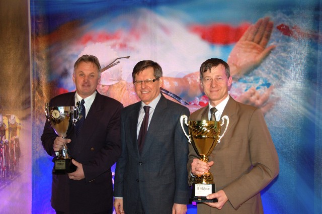 Nagrody za świetne wyniki żywieckich sportowców odbierali w stolicy Jan Lach, wiceprezes Łucznika (na zdjęciu po lewej) oraz Marek Czul, wiceburmistrz miasta Żywca.