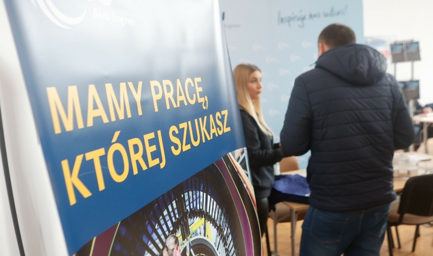 Ponad 70 ofert pracy na targach pracy w Centrum Aktywizacji Zawodowej w PUP w Rzeszowie [ZDJĘCIA, WIDEO]