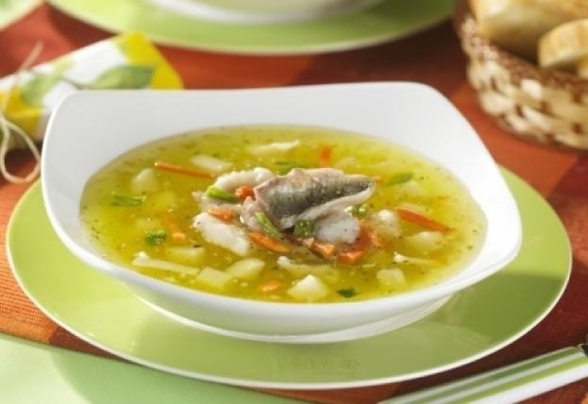 Lekka zupa rybna
Składniki:
dorsz - 0,5 kg,
por - 1...