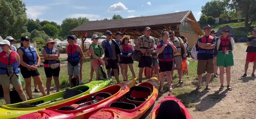 Ponad 40 osób wzięło udział w spływie kajakowym. Mieszkańcy ziemi lubawskiej płynęli rzeką Wel