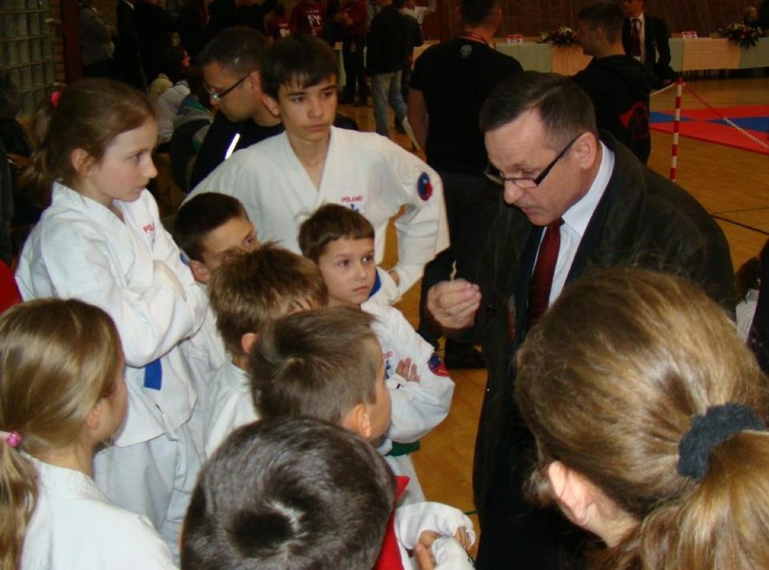 Sześć medali olkuszan w MP Oyama karate w kumite (walki) rozegranych w Andrychowie