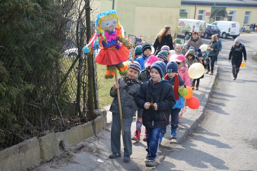 Powitanie wiosny przez przedszkolaków z Człuchowa