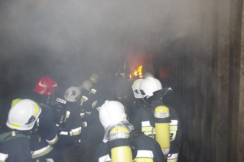 Ćwiczenia strażaków Ochotniczych Straży Pożarnych z gminy Trąbki Wielkie w Mierzeszynie [ZDJĘCIA]