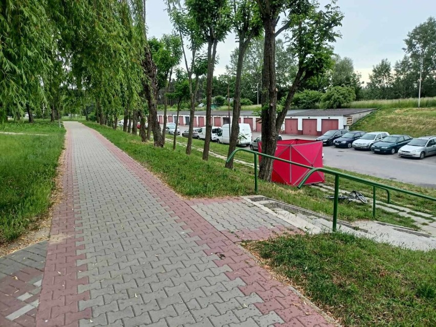 Tajemnicza śmierć rowerzysty w Staszowie. Spadł z roweru i zmarł
