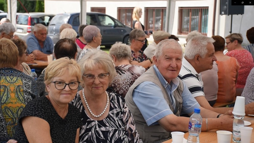 Tak wyglądała biesiada seniorów w gminie Brzozie koło Brodnicy. Zobacz wideo