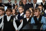 Uczniowie czwartych klas z Jastrzębia-Zdroju mają już nowe laptopy! Osobiście wręczył im je wiceminister Paweł Lewandowski