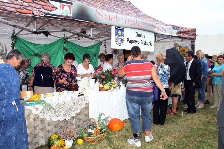 Bawił Kabaret pod Wyrwigroszem, a do tańca porwał zespół...