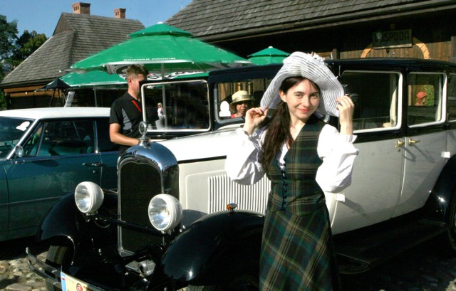 Citroen z 1928 r. jest ozdobą każdego zlotu pojazdów retro. Rok temu w Misteczku Galicyjskim  fotografowała się przy nim specjalistka od historycznych ubiorów, sądeczanka dr Maria Molenda