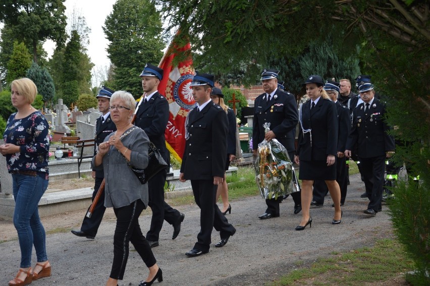 Tłumy mieszkańców, samorządowców na pogrzebie Tomasza Niesłuchowskiego