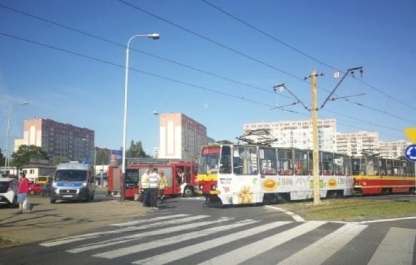 Wypadek na Górnej w Łodzi. Tramwaj zderzył się z samochodem