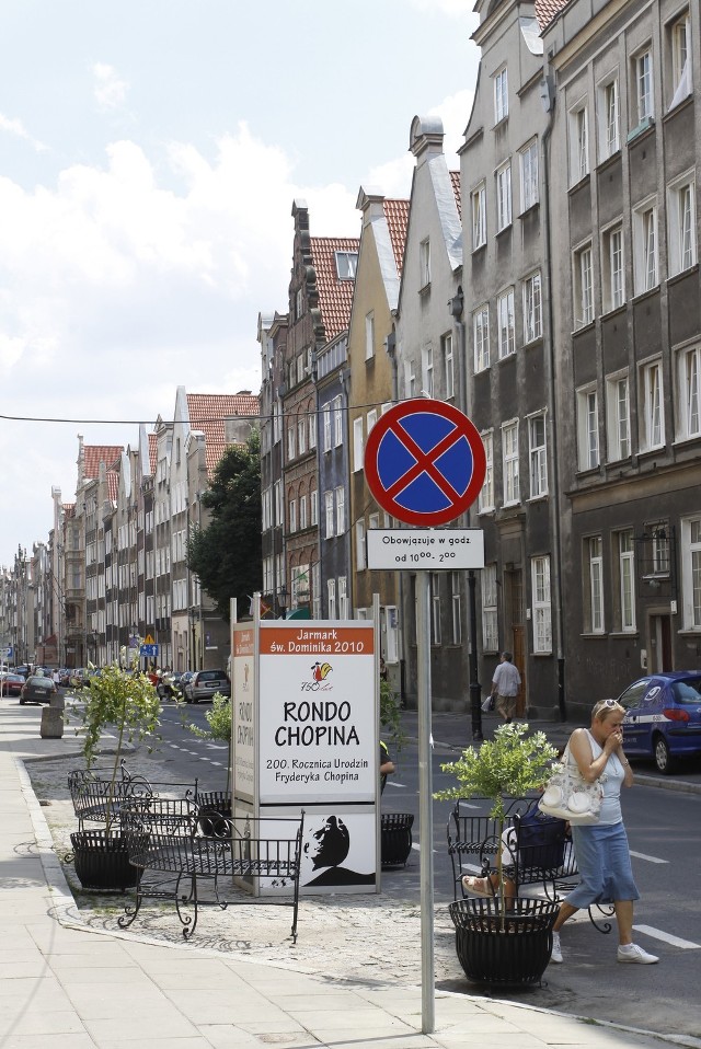 Ul. Ogarna  zamknięta na skrzyżowaniu z ul. Bogusławskiego. 

Jest to związane z kolejnym etapem przebudowy ulic Bogusławskiego i Zbytki. Prace potrwają do połowy listopada. Do tego czasu dojazd do ul. Ogarnej odbywa się ul. Podwale Przedmiejskie poprzez tzw. zawrotkę na skrzyżowaniu z ul. Elbląską i ul. Siennicką, a dalej ul. Podwale Przedmiejskie i ul. Kotwiczników.

Czytaj: Mniej tramwajów wieczorem i w niedzielę rano