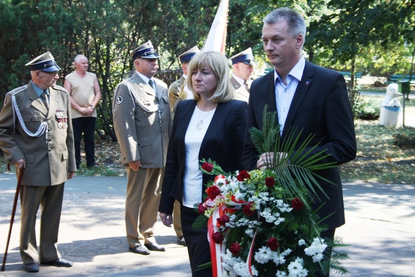 Myszków: rocznica wybuchu II wojny światowej. Pod pomnikiem poległych spoczęły kwiaty