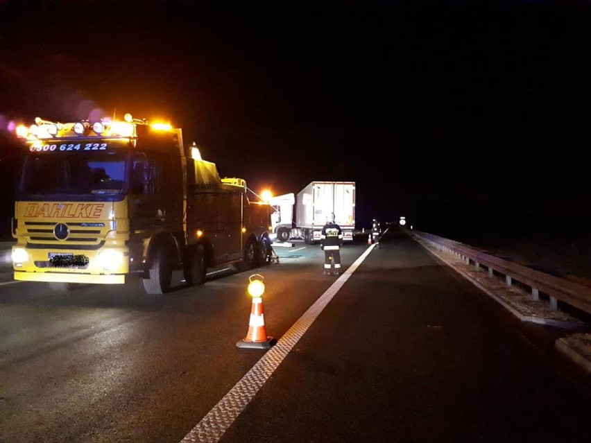 Gmina Pelplin: tir wpadł w poślizg i zablokował autostradę! [ZDJĘCIA]