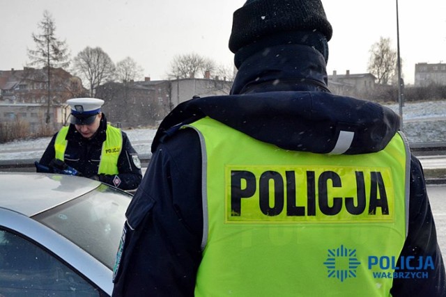 Ujawnienie i zatrzymanie dwóch nietrzeźwych kierowców oraz powożącego zaprzęgiem konnym, który był pod wpływem alkoholu. To efekt policyjnych działań związanych z kontrolą trzeźwości