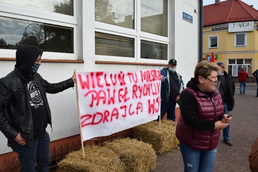 Protest rolników w Wieluniu. Ciągniki w centrum miasta i...