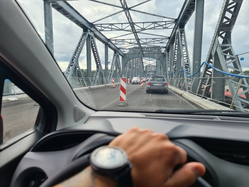 Koniec z zamkniętym mostem w Toruniu. Co dalej? Kiedy koniec budowy?