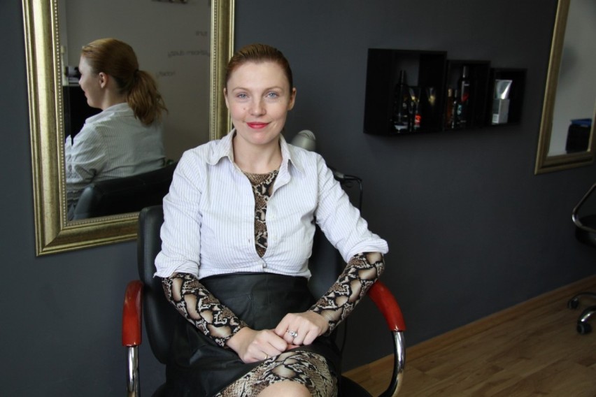 Karina Szymoniak – prowadzi własną pracownię fryzjerską przy...