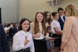 Tegoroczni absolwenci SP2 w Obornikach. Zakończenie Roku Szkolnego 2021/2022 ósmoklasistów [ZDJĘCIA cz.1]