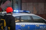 Policjant groził nożem klientom jednego z barów na warszawskiej Woli. Funkcjonariusz był pijany. Prokuratura wszczęła śledztwo 