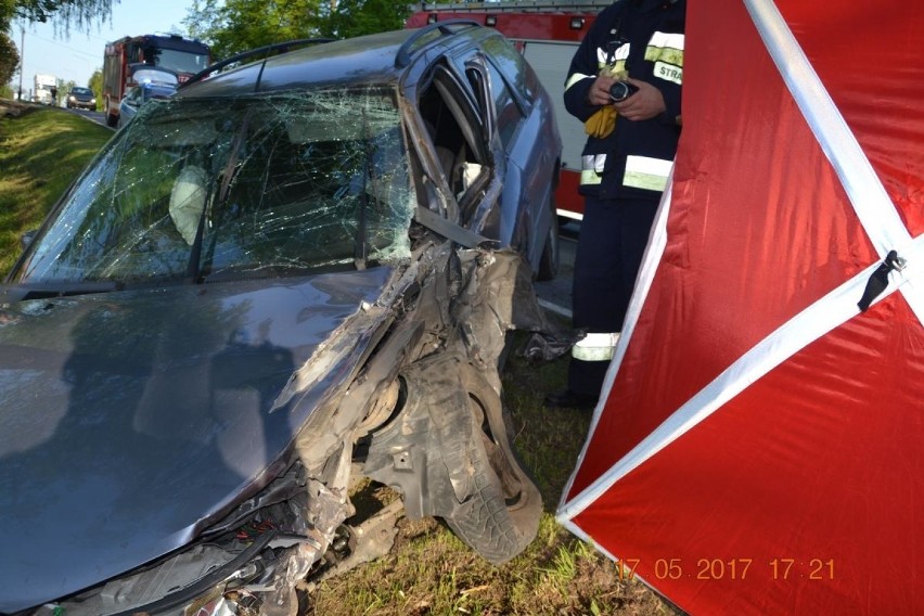 Wypadek w Gdowie. Zderzyły się dwa samochody [ZDJĘCIA]