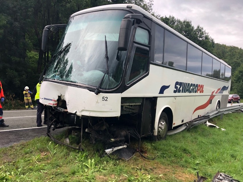 Witowice Górne. Śmiertelny wypadek na DK 75. Dwóch chłopców walczy o życie w szpitalu w Krakowie, prokuratura prowadzi śledztwo[ZDJĘCIA]