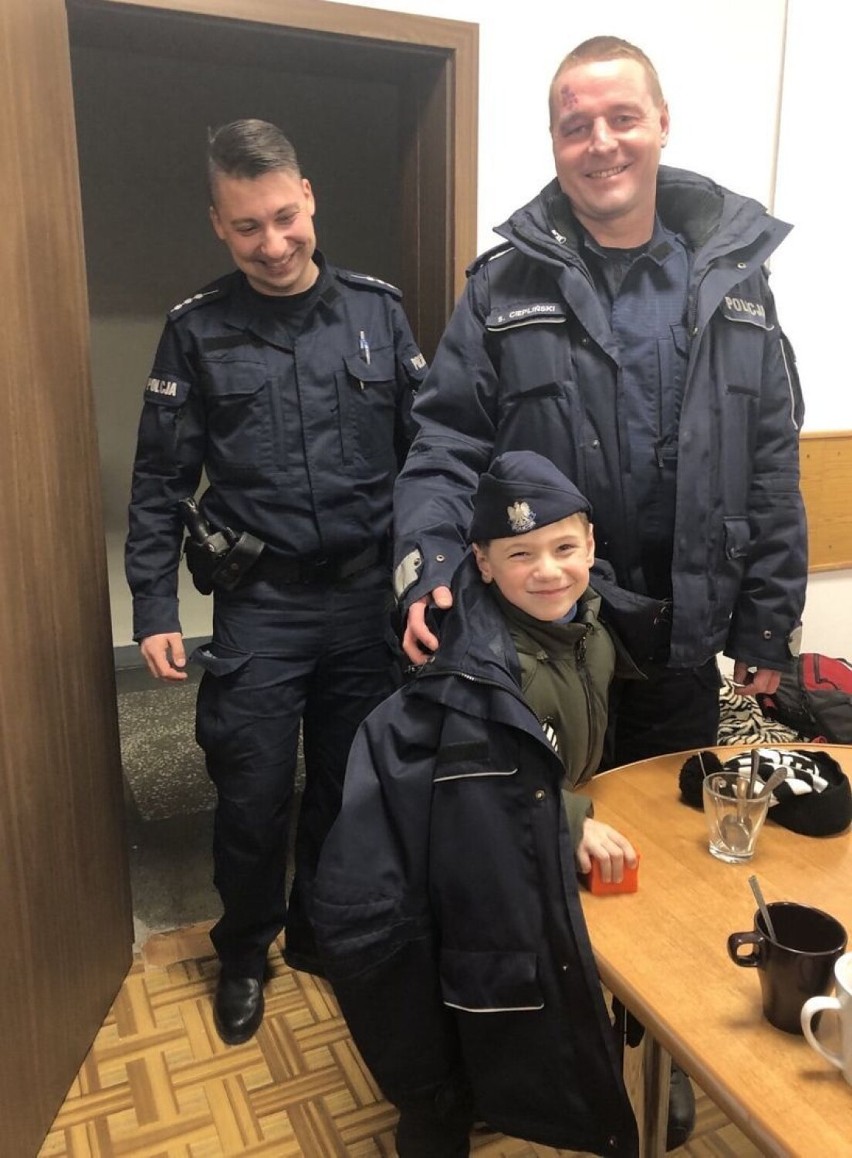 Malbork. Policjanci pomogli ukraińskiej rodzinie. Przykład wart naśladowania 