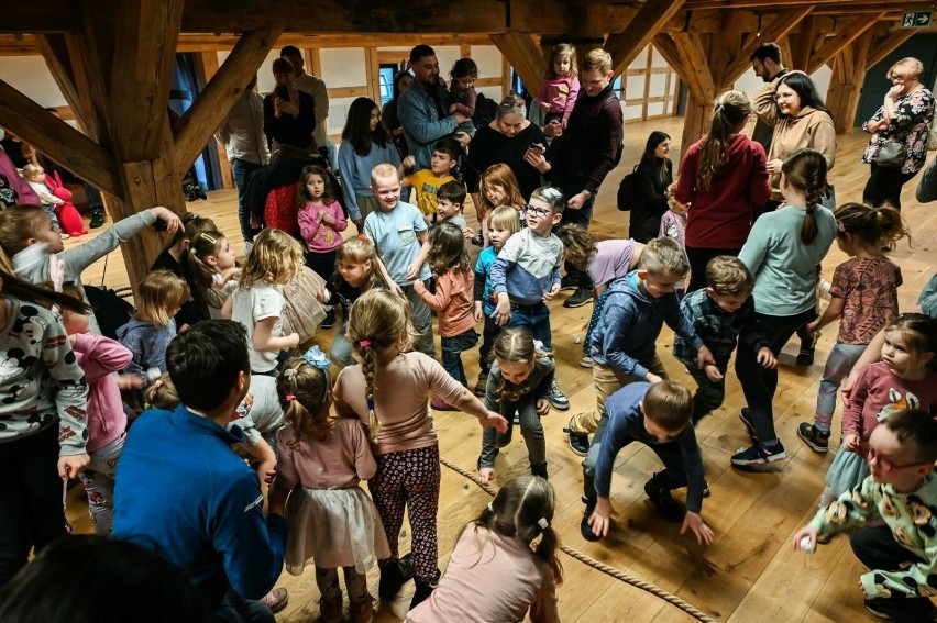 Weekend w Toruniu. Wielkanocne zdobienie pisanek i szukanie...