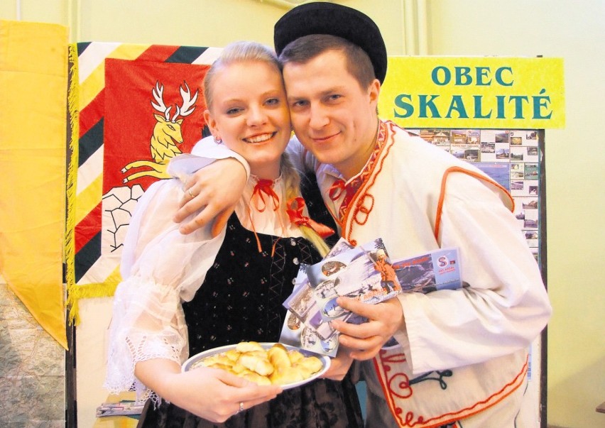 Słowacy ze Skalitego promują swoją gminę w Rajczy.