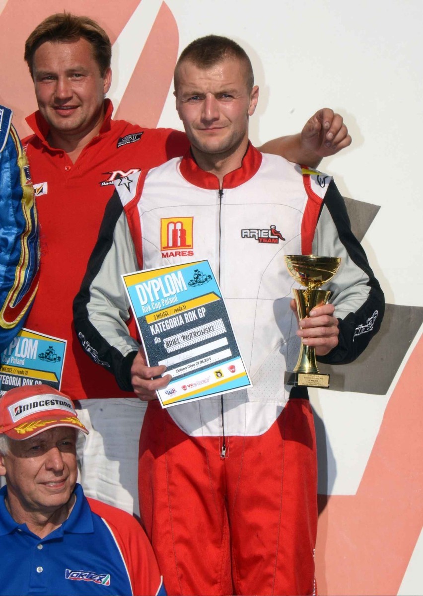 Ariel Piotrowski na podium Pucharu ROK w Starym Kisielinie