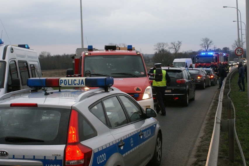 Wypadek na Szlaku Bursztynowym w Kaliszu. Zderzyło się pięć aut [FOTO]