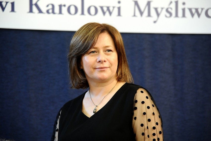 Profesor Karol Myśliwiec Kawalerem Orderu Uśmiechu. Uroczystość w Szkole Podstawowej nr 1 w Jaśle