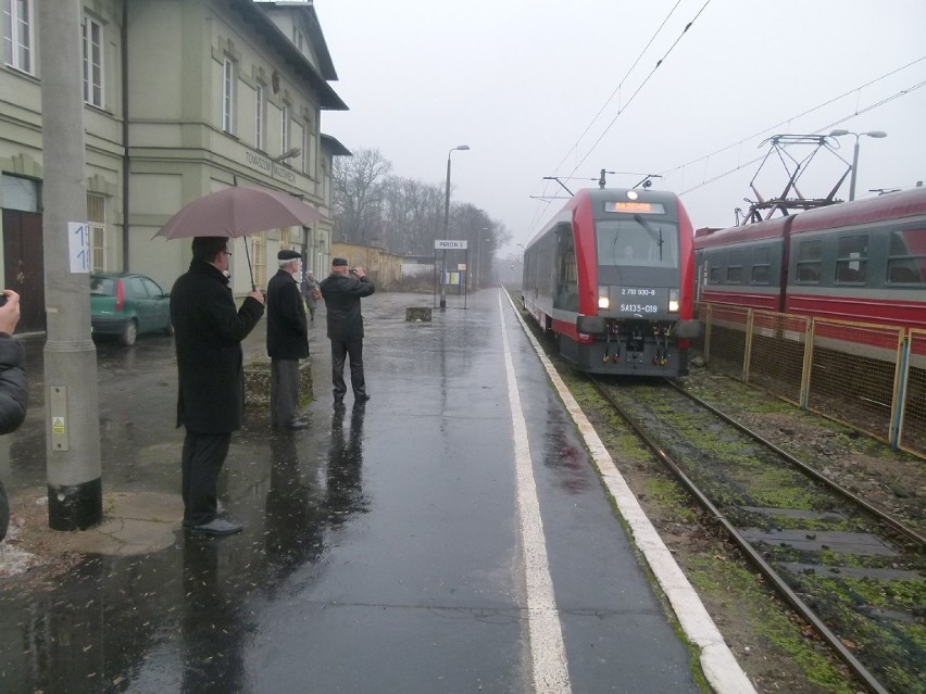 Taki autobus szynowy SA 135 kursował będzie na trasie...