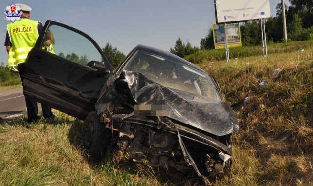 Gromada. 18-latek wjechał do rowu i dachował po wtargnięciu dzika na drogę