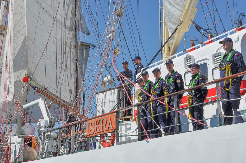 Pod banderą ORP „Iskry” szkolili się podchorążowie Akademii Marynarki Wojennej w Gdyni