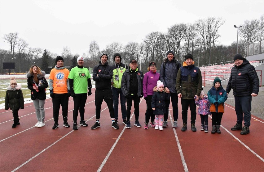 Na starcie "Wielkiego Biegania" dla WOŚP, na stadionie w...