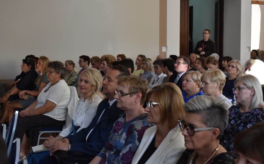 Chełm. Nagrody dla nauczycieli podczas obchodów Dnia...