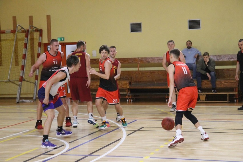 Cztery zespoły grają w Chełmińskiej Ligi Koszykówki TKKF