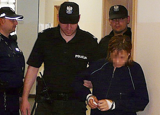 Iwona O. została zatrzymana następnego dnia po tragicznych wydarzeniach w mieszkaniu przy ulicy Spokojnej. Sąd zdecydował o jej tymczasowym aresztowaniu. Kobieta trafiła na oddział psychiatryczny Aresztu Śledczego w Szczecinie.