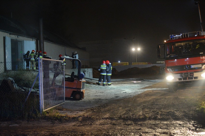 Pożar w zakładzie przy ul. Waryńskiego w Grudziądzu. Są duże straty[wideo, zdjęcia]