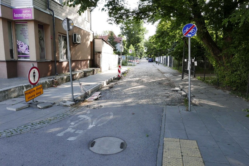 Jak nie budować dróg dla rowerów w Warszawie? Przekonamy się na Dolnym Mokotowie. Nie wiadomo czy śmiać się, czy płakać