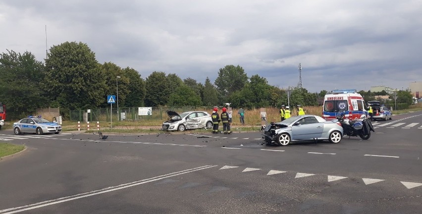 Zderzenie samochodów na skrzyżowaniu w Stargardzie ZDJĘCIA