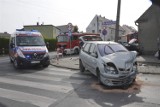 Zderzenie dwóch aut na skrzyżowaniu ulic Sierakowskiego i Koszewskiego w Kościanie [ZDJĘCIA]