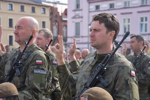 Śremscy żołnierze WOT odbyli próbę generalną przed jutrzejszym złożeniem uroczystej przysięgi