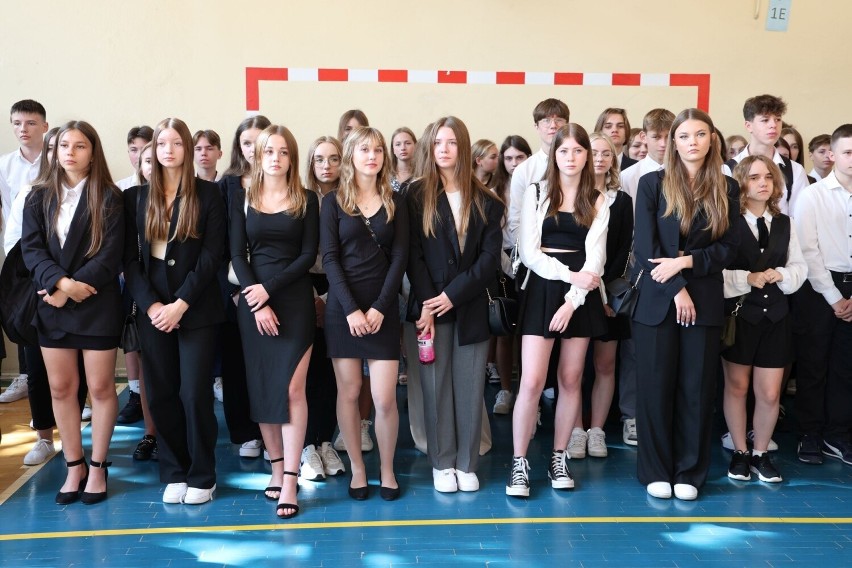 Uczniowie IV Liceum Ogólnokształcącego w Kielcach rozpoczęli...