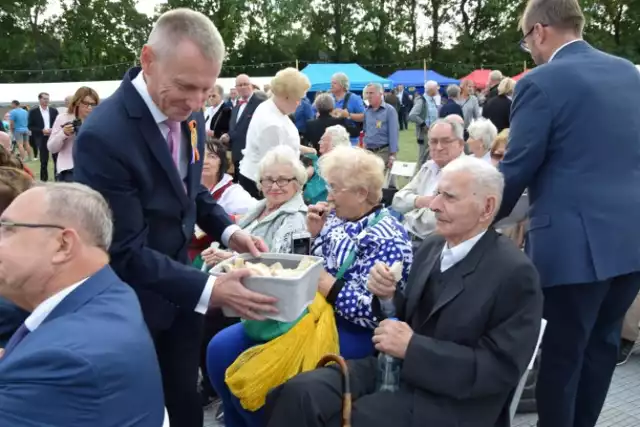 Gmina Nowy Dwór Gdański. Swoje tradycyjne święto obchodzili rolnicy z żuławskiej gminy. Było wesoło, kolorowo i przepysznie.