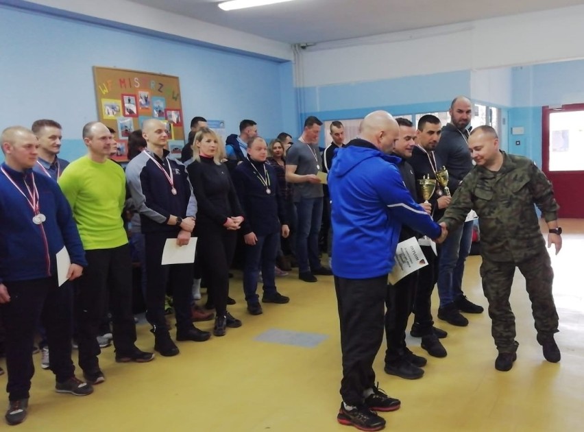 Kwalifikacje do zawodowej służby wojskowej w 102 batalionie ochrony z Bielkowa 
