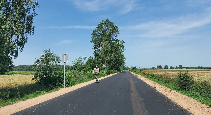 Droga pomiędzy Grodziskiem a Sypniami ma nową nawierzchnię