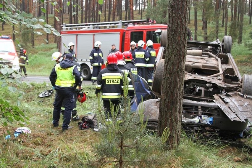 Wypadek na drodze wojewódzkiej nr 305 Wolsztyn - Nowy Tomyśl na odcinku Barłożnia - Błońsko